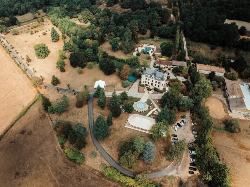 Vue drone du domaine en Gironde