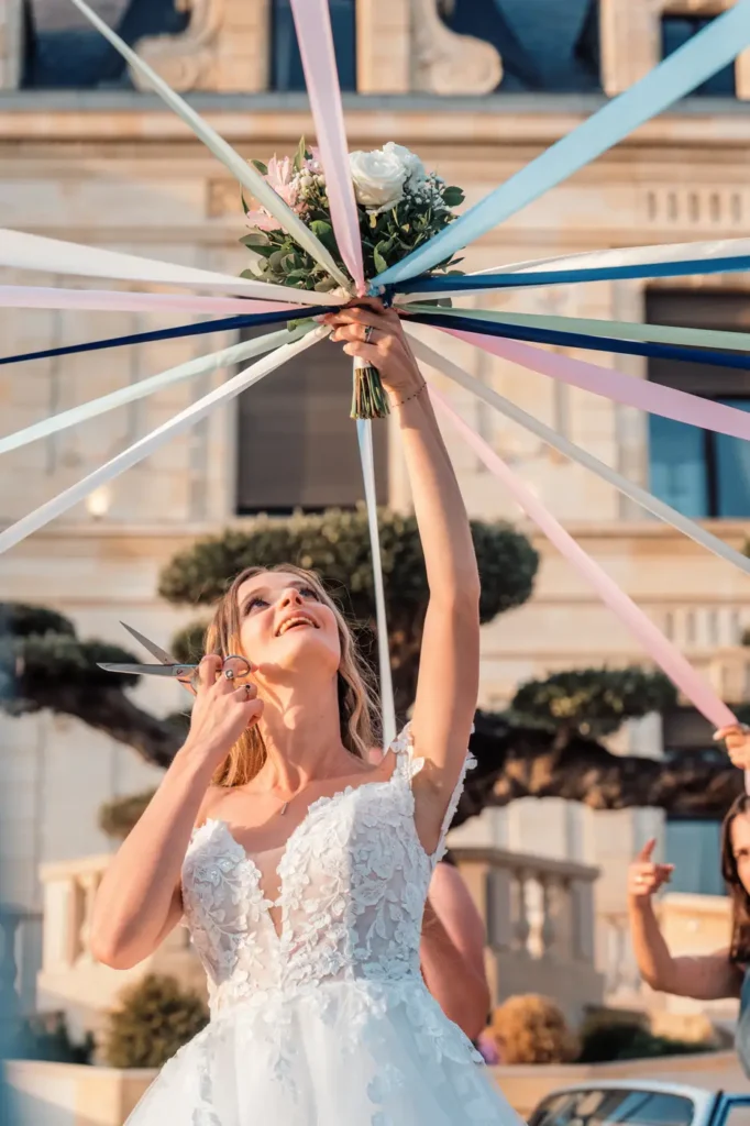 Ronde des rubans dans la cour du Château Camiac