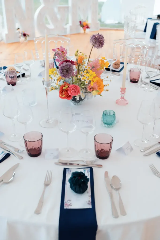 Table de réception décorée au Château Fengari