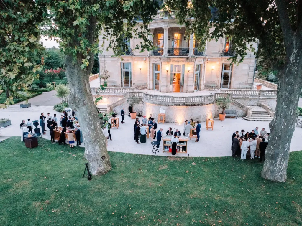 Cocktail dans les jardins du Château Grattequina en Gironde