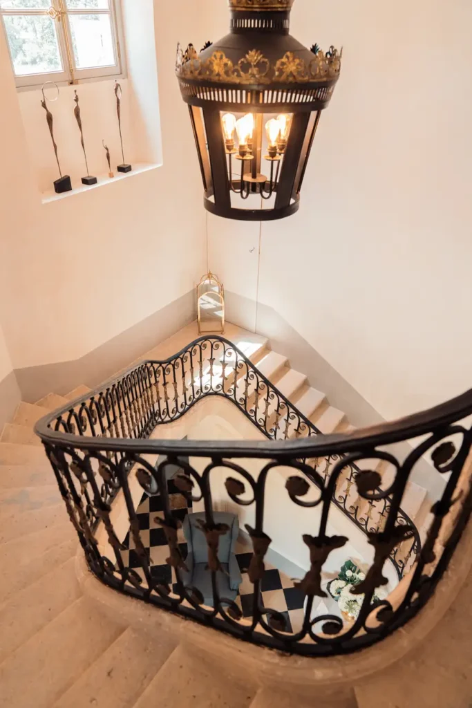 Escalier en fer forgé du Château de l’Hospital