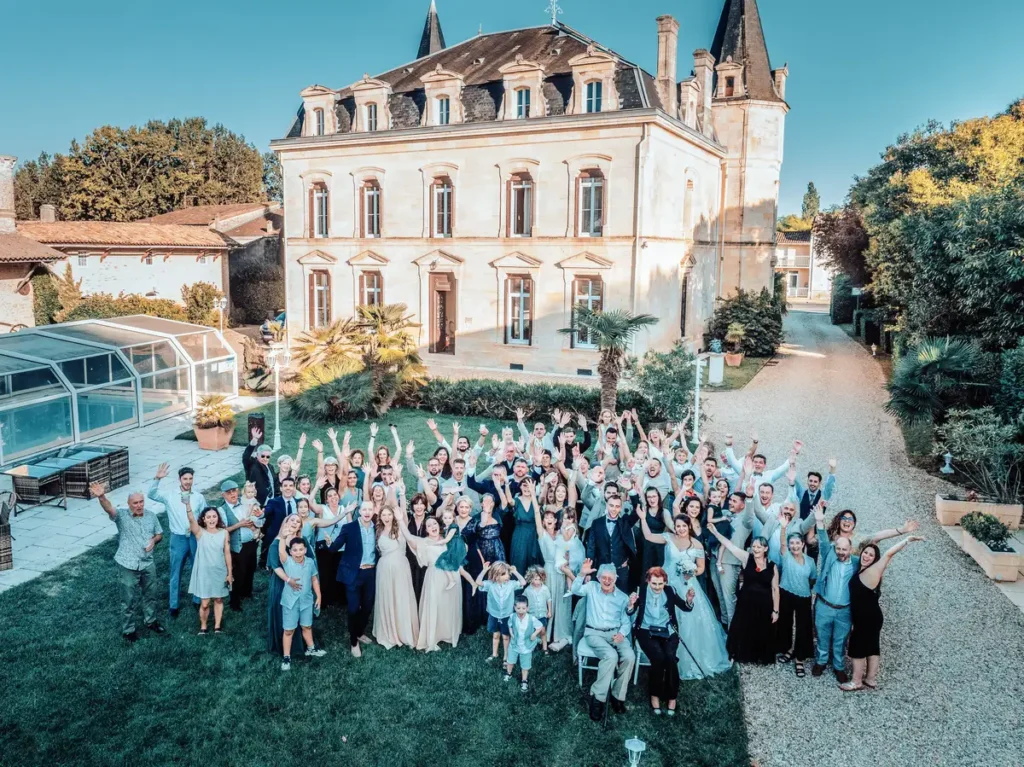 Photo de groupe des invités au Château Pontet d’Eyrans