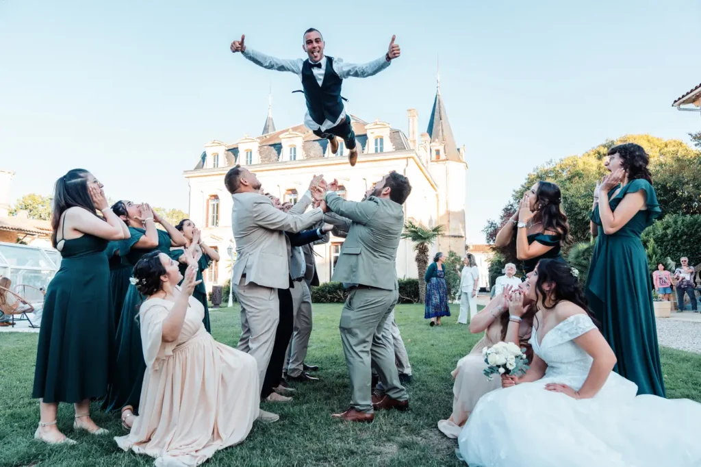 Marié lancé en l’air par ses témoins au Château Pontet d’Eyrans