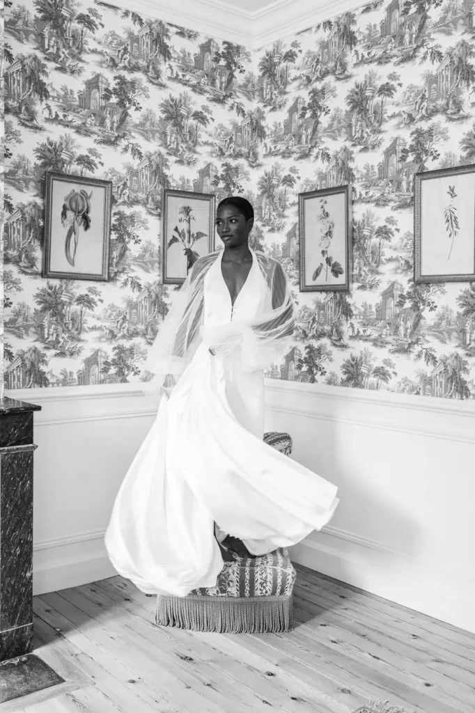 Portrait artistique de la mariée en noir et blanc