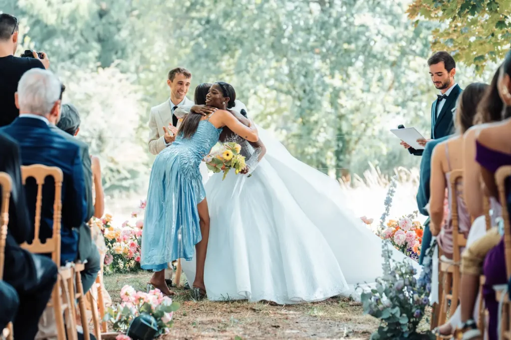 Cérémonie de mariage au Château Sénéjac, mariés et invités
