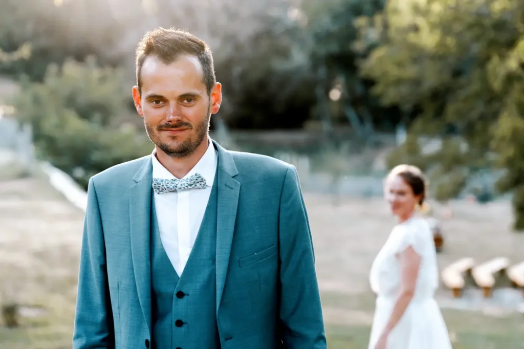 Portrait du marié lors du mariage au Domaine de la Vallade