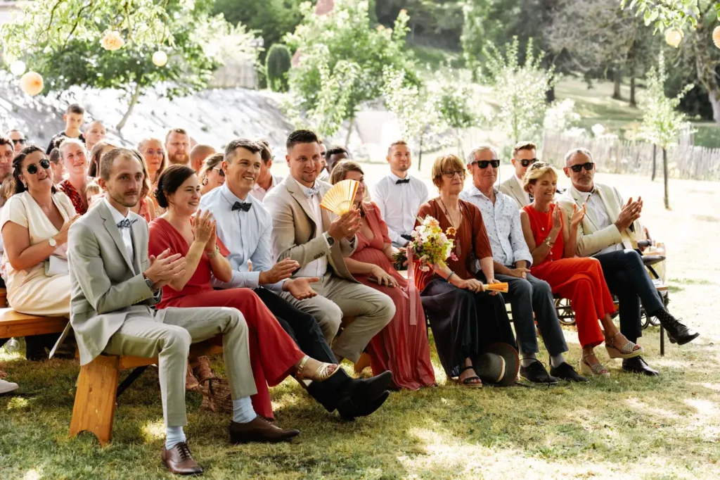 Réactions des invités pendant le mariage au Domaine de la Vallade