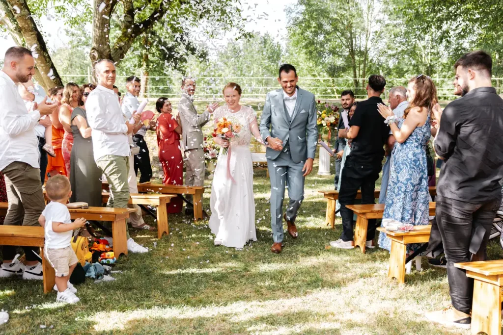 Invités installés pour la cérémonie laïque en Dordogne