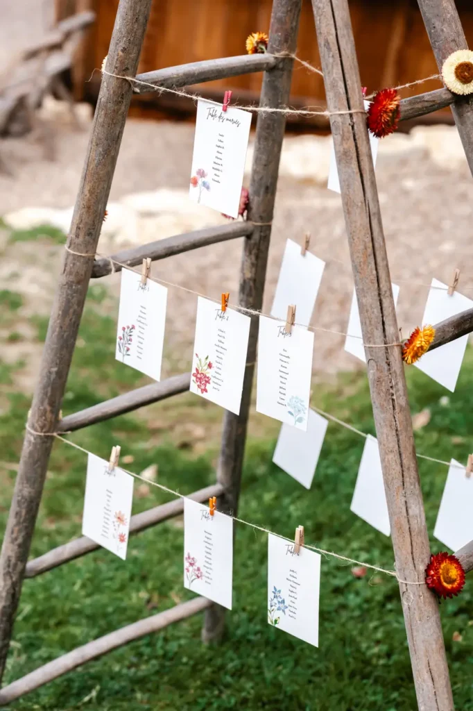 Plan de table suspendu en extérieur au Domaine de la Vallade