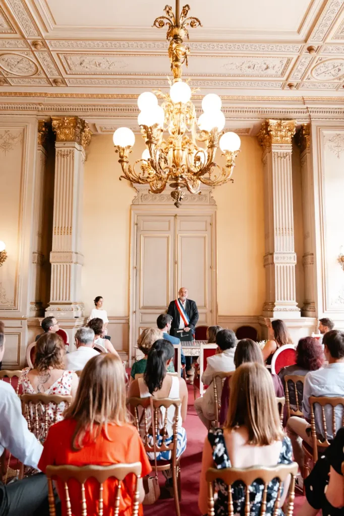 Cérémonie dans une salle élégante en Gironde
