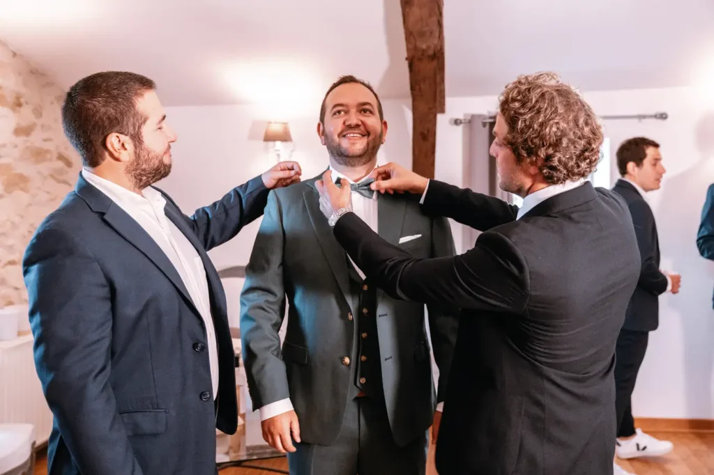 Préparatifs du marié avant la cérémonie