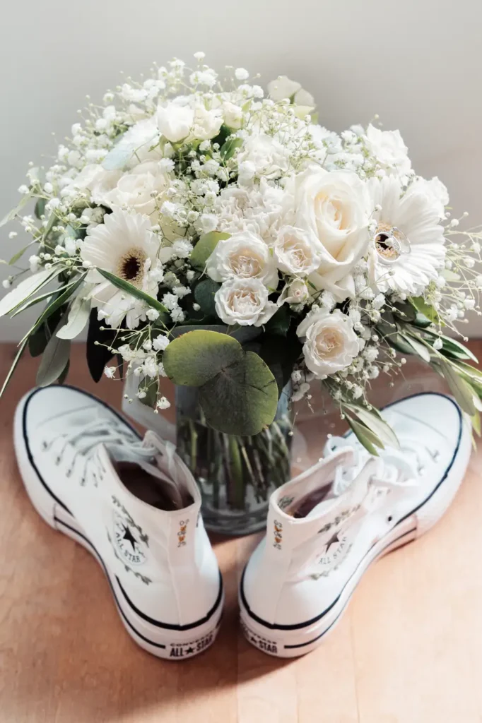 Détail du bouquet et des chaussures
