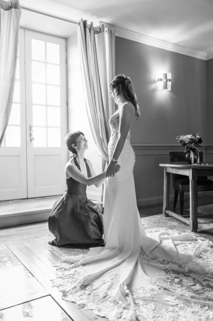 Préparatifs de la mariée en lumière naturelle